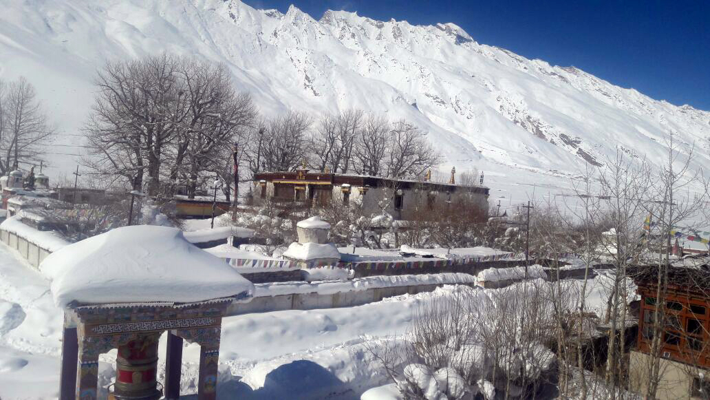 Strong snowstorms in Sani this year